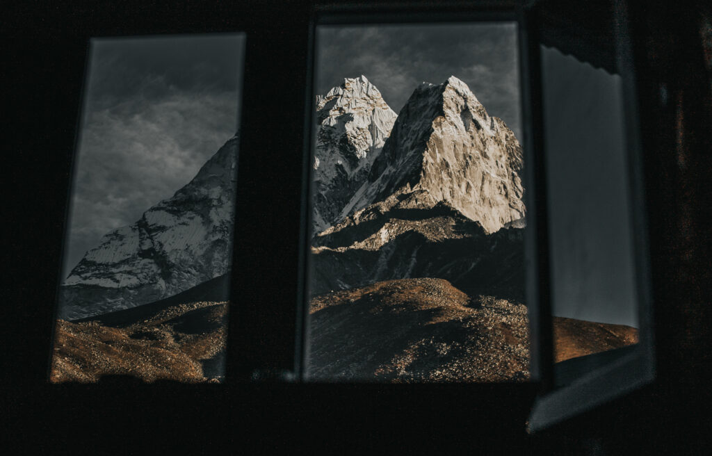 Scenic shot of Ama Dablam, a famous Himalayan peak.